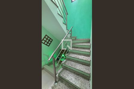 Escada de casa à venda com 3 quartos, 263m² em Vila América, Santo André