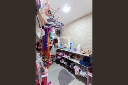 Closet do quarto 1 de casa à venda com 3 quartos, 220m² em São João Batista, Belo Horizonte