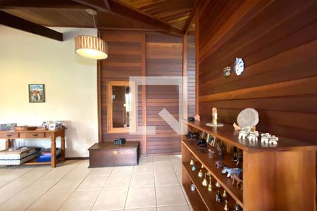 Sala de casa de condomínio à venda com 3 quartos, 200m² em Vereda das Gerais, Nova Lima