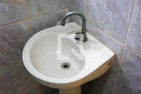 Banheiro Social de casa para alugar com 1 quarto, 65m² em Vila Sonia, São Paulo