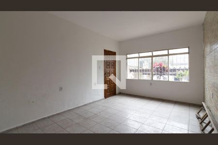 Sala de casa à venda com 4 quartos, 155m² em Vila Nhocuné, São Paulo