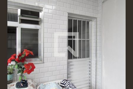 Entrada de casa à venda com 2 quartos, 217m² em Jardim Roberto, Osasco