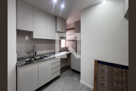 Sala/Cozinha de apartamento à venda com 2 quartos, 62m² em Centro, Campinas