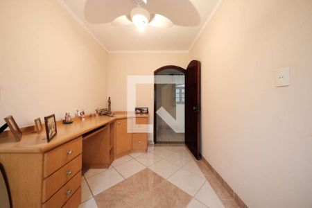 Quarto 2 de casa à venda com 3 quartos, 250m² em Vila Domitila, São Paulo