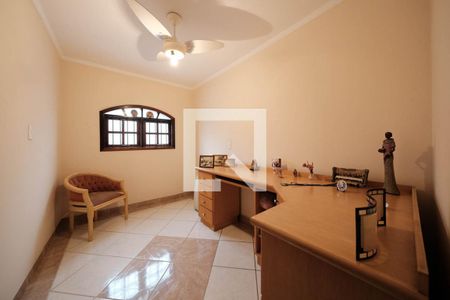 Quarto 2 de casa à venda com 3 quartos, 250m² em Vila Domitila, São Paulo