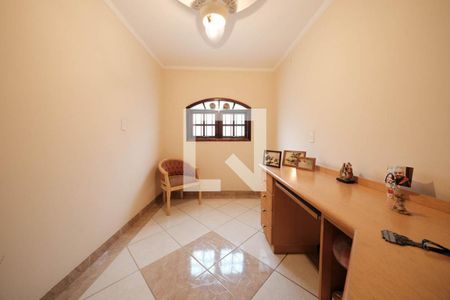 Quarto 2 de casa à venda com 3 quartos, 250m² em Vila Domitila, São Paulo