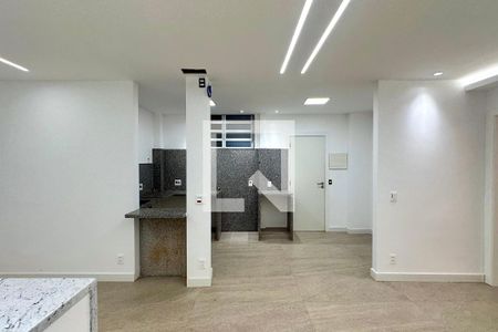Sala de apartamento à venda com 1 quarto, 65m² em Leblon, Rio de Janeiro
