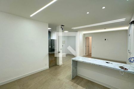 Sala de apartamento à venda com 1 quarto, 65m² em Leblon, Rio de Janeiro