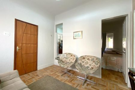 Sala de casa à venda com 8 quartos, 326m² em João Pinheiro, Belo Horizonte