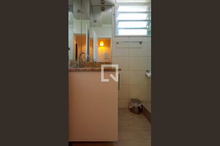 Banheiro Social de apartamento para alugar com 1 quarto, 39m² em Petrópolis, Porto Alegre