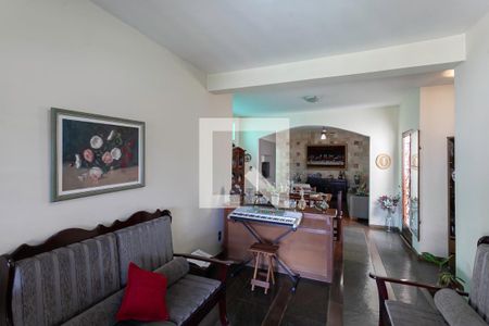 Sala 1 de casa à venda com 3 quartos, 180m² em Santa Terezinha, Belo Horizonte