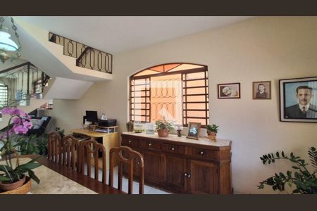 Foto 22 de casa à venda com 7 quartos, 305m² em Castelo, Belo Horizonte