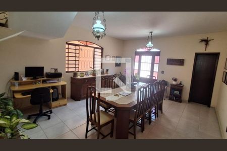 Foto 02 de casa à venda com 7 quartos, 305m² em Castelo, Belo Horizonte