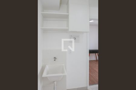 Sala e Cozinha de apartamento para alugar com 1 quarto, 25m² em Parque Industrial Tomas Edson, São Paulo