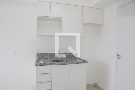 Sala e Cozinha de apartamento para alugar com 1 quarto, 25m² em Parque Industrial Tomas Edson, São Paulo
