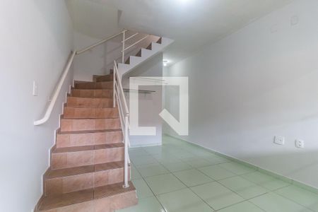 Sala de casa de condomínio para alugar com 2 quartos, 65m² em Vila Caputera, Mogi das Cruzes
