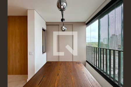 Sala  de apartamento à venda com 2 quartos, 58m² em Santo Amaro, São Paulo