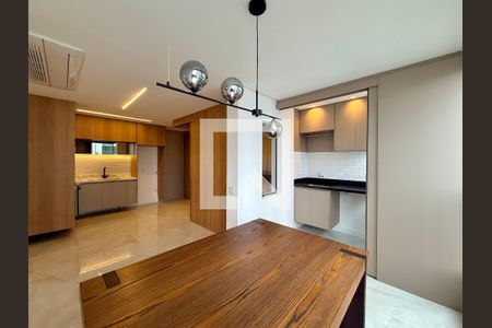 Sala  de apartamento à venda com 2 quartos, 58m² em Santo Amaro, São Paulo