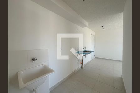 Sala/Cozinha de apartamento para alugar com 2 quartos, 42m² em Parque Industrial Tomas Edson, São Paulo