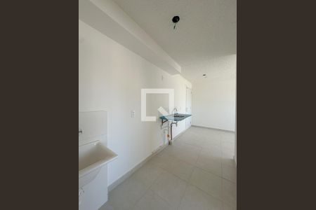 Sala/Cozinha de apartamento para alugar com 2 quartos, 42m² em Parque Industrial Tomas Edson, São Paulo