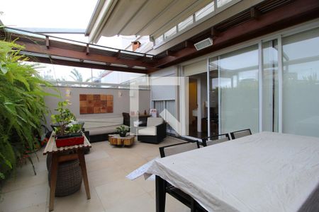 Varanda Sala de TV de apartamento à venda com 3 quartos, 215m² em Moema, São Paulo