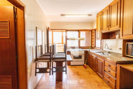 Cozinha de casa de condomínio à venda com 4 quartos, 504m² em Cavalhada, Porto Alegre