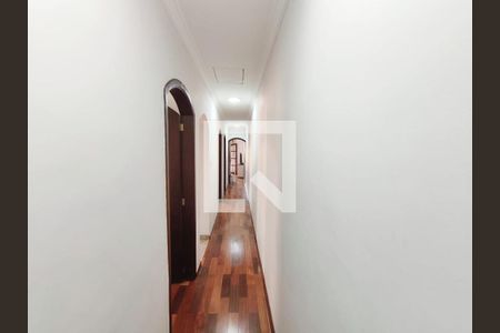 Corredor de casa para alugar com 4 quartos, 250m² em Vila Granada, São Paulo