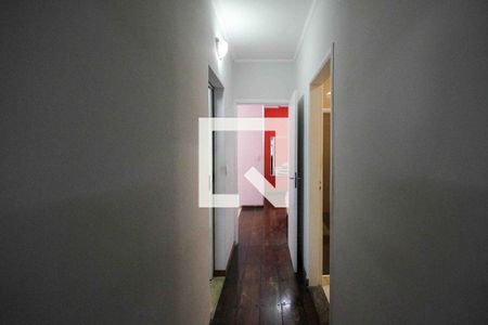 Corredor de casa à venda com 6 quartos, 200m² em Vila Divina Pastora, São Paulo