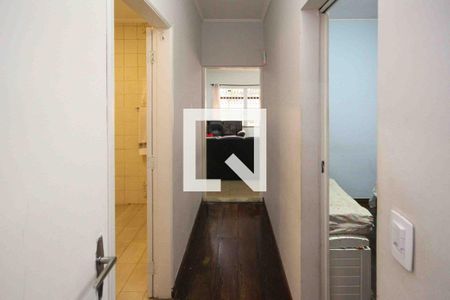 Corredor de casa à venda com 6 quartos, 200m² em Vila Divina Pastora, São Paulo