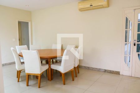 Sala de casa de condomínio à venda com 3 quartos, 179m² em Cachambi, Rio de Janeiro