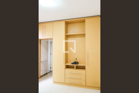 Quarto de casa de condomínio à venda com 3 quartos, 179m² em Cachambi, Rio de Janeiro