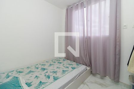 Quarto 2 de apartamento para alugar com 2 quartos, 42m² em Parque Maria Helena, São Paulo