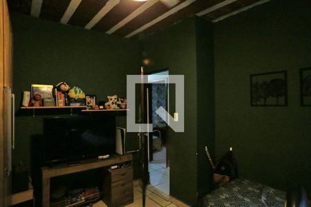 Suíte de casa à venda com 4 quartos, 597m² em Pompéia, Belo Horizonte