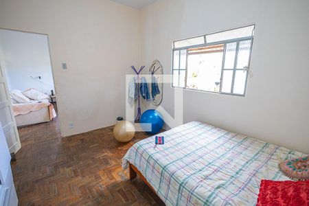 Quarto de casa à venda com 4 quartos, 223m² em Novo Glória, Belo Horizonte