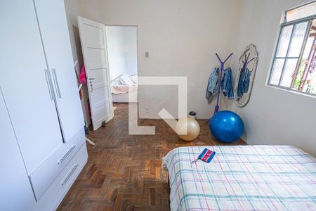 Quarto de casa à venda com 4 quartos, 223m² em Novo Glória, Belo Horizonte