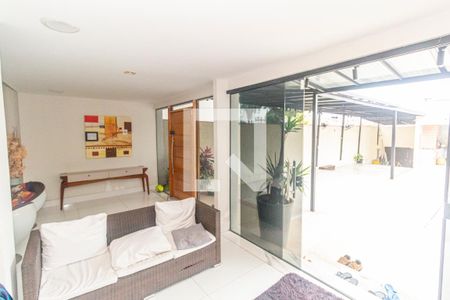 Sala de casa para alugar com 4 quartos, 600m² em Vila Valqueire, Rio de Janeiro