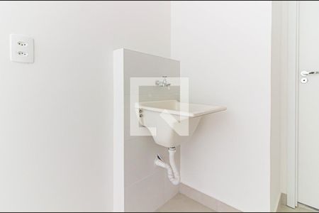 Sala / Cozinha de apartamento à venda com 2 quartos, 35m² em Parque Industrial Tomas Edson, São Paulo