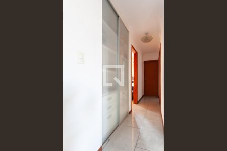 Corredor de apartamento para alugar com 4 quartos, 180m² em Itapoã, Belo Horizonte