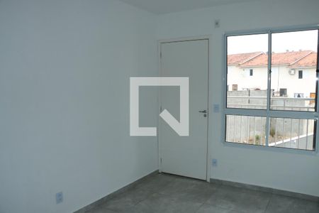 Sala de apartamento para alugar com 2 quartos, 47m² em Jardim Sandra, Cotia