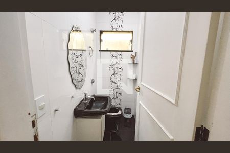 Lavabo de casa à venda com 5 quartos, 500m² em Jardim das Laranjeiras, São Paulo