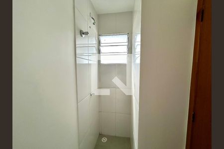 Banheiro de kitnet/studio para alugar com 1 quarto, 35m² em Jardim Bom Clima, Guarulhos
