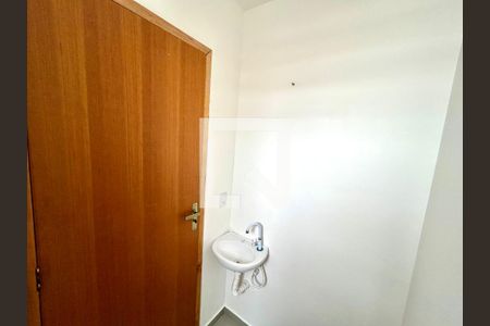 Banheiro de kitnet/studio para alugar com 1 quarto, 35m² em Jardim Bom Clima, Guarulhos