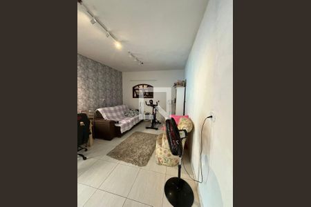 Casa à venda com 3 quartos, 209m² em Vila Junqueira, Santo André