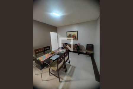 Casa à venda com 3 quartos, 200m² em Vila Scarpelli, Santo André