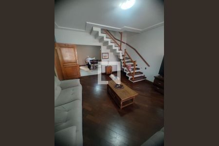 Casa à venda com 3 quartos, 200m² em Vila Scarpelli, Santo André
