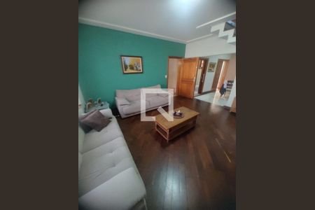 Casa à venda com 3 quartos, 200m² em Vila Scarpelli, Santo André