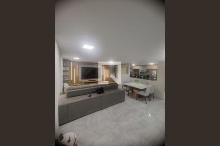 Casa à venda com 3 quartos, 241m² em Vila Junqueira, Santo André