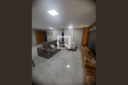 Casa à venda com 3 quartos, 241m² em Vila Junqueira, Santo André
