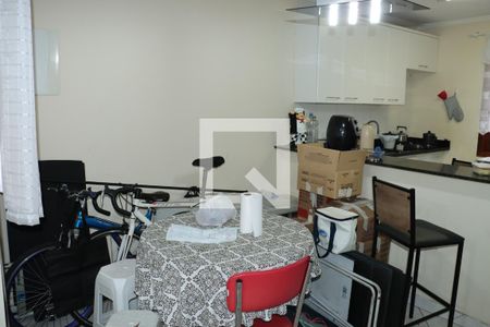 Sala de casa de condomínio para alugar com 3 quartos, 88m² em Jardim Barbacena, Cotia