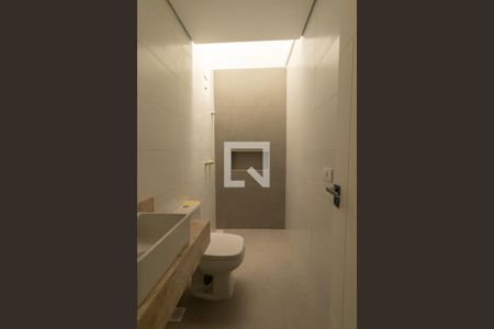 Casa para alugar com 225m², 3 quartos e 4 vagasBanheiro da Suíte 2